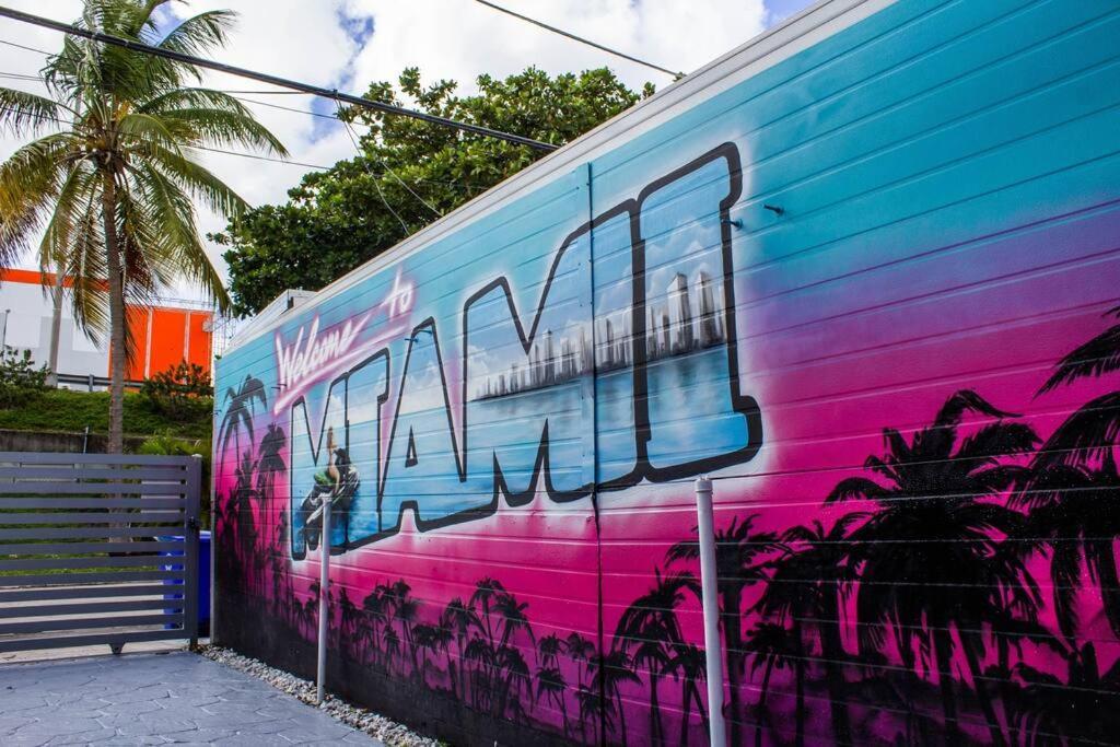 Unique Miami Art Escape W/ Hottub, Arcade & Murals Dış mekan fotoğraf